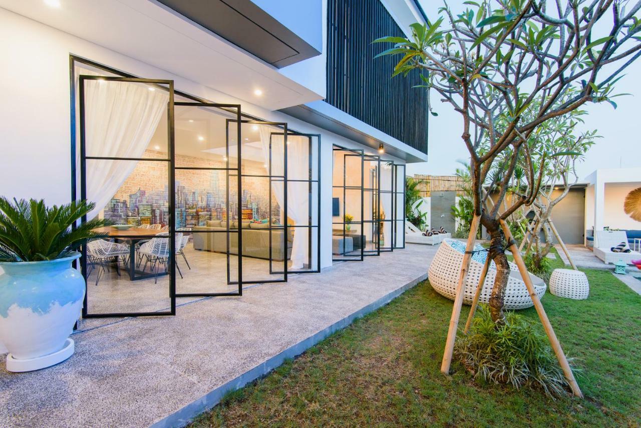 Villa Como Close To Finns Beach Club Kuta  Exterior photo