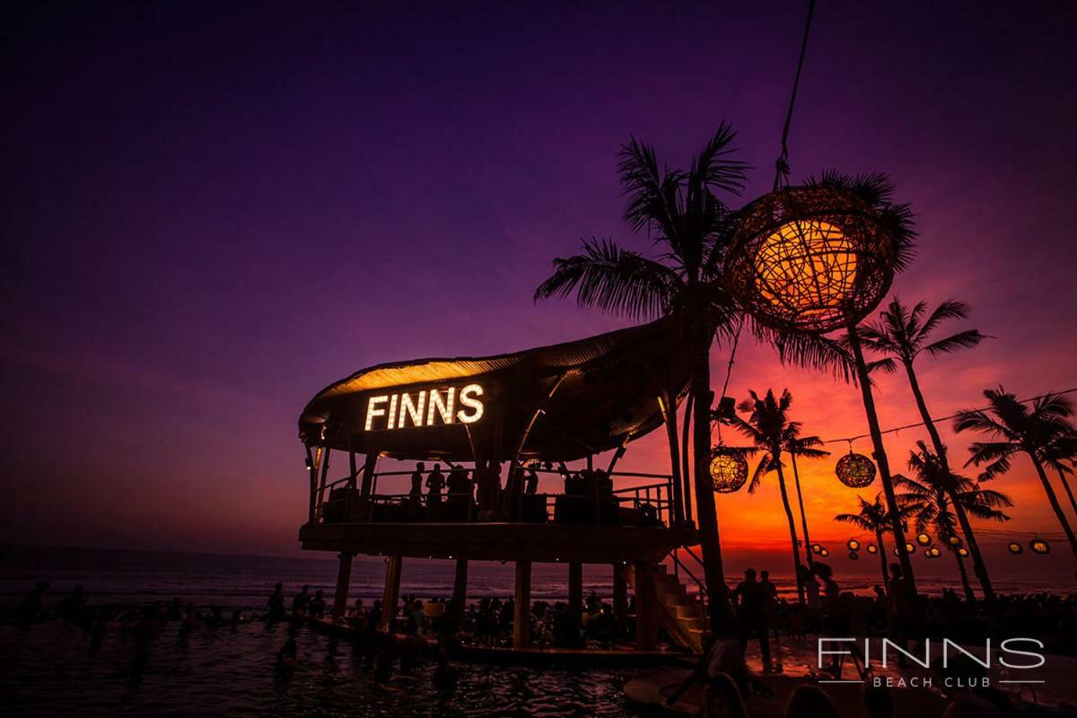 Villa Como Close To Finns Beach Club Kuta  Exterior photo
